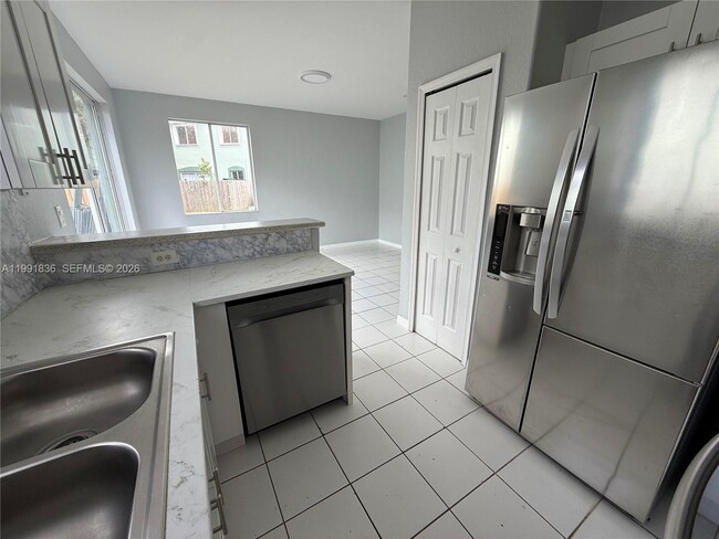 Photo - 1586 SE 27th Ct Unidad 178