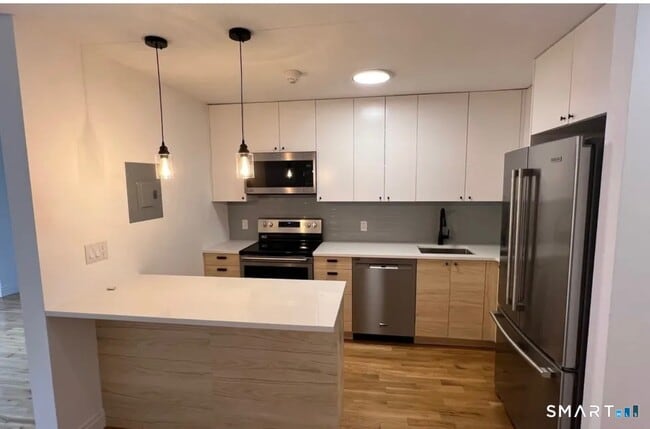 Building Photo - 67 Balance Rock Rd Unit APT 7