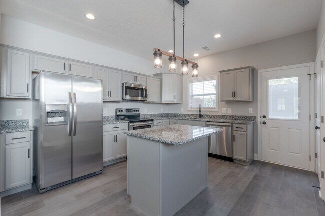 Photo - 944 Charlotte St Unit B