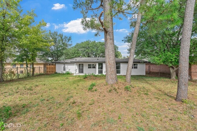 Photo - Check Out this 3 bed 2 bath in Bossier