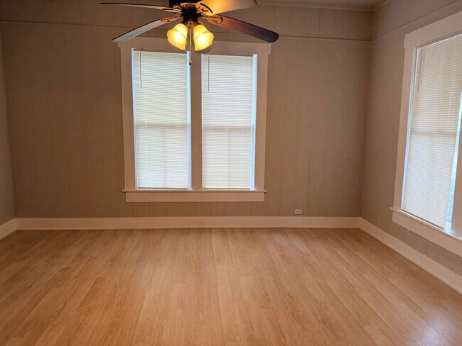 Photo - 150 Pecan St