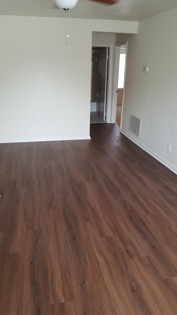 1375 Kingston Ave Unit 3