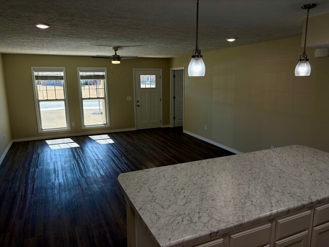 Living room - 1906 Ontario Ct