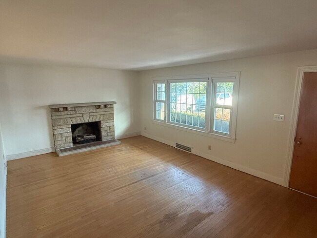 Photo - 4305 Westport Rd