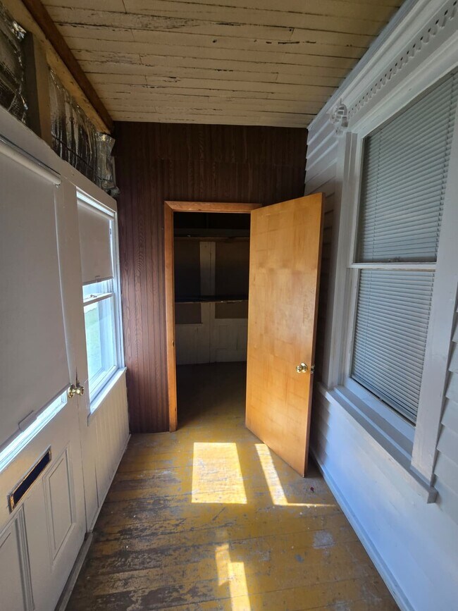 437 George St Unit 1