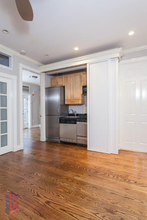Photo - 47 1/2 1st Street (2nd & 1st Ave), #4F Unidad 4F