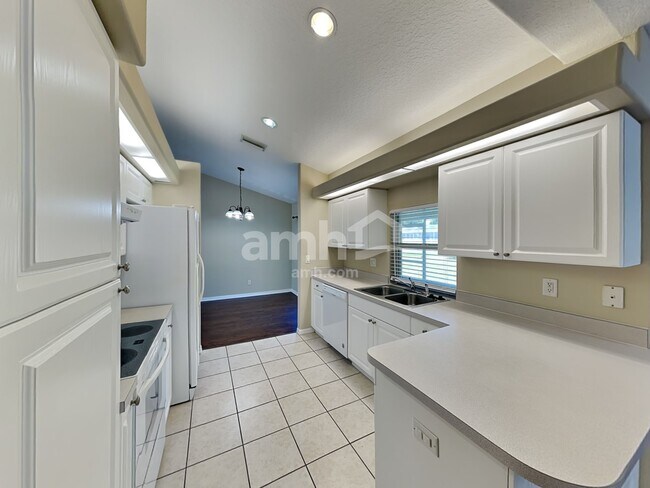 Photo - 6228 34th Pl E