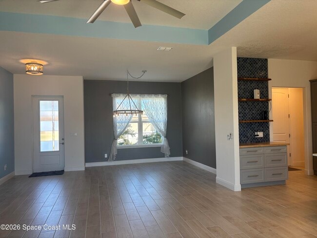 Photo - 718 Lyndall Ln