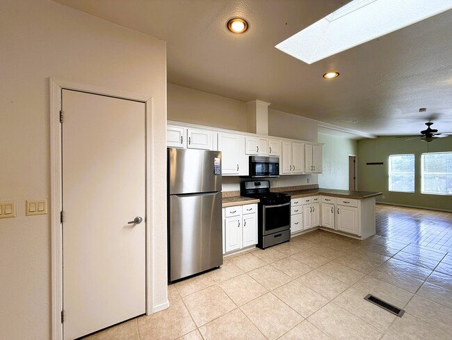 Photo - 1924 E Blackberry Ln