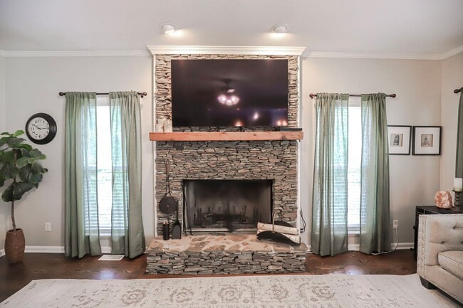 Photo - 5804 Lanatte Ln