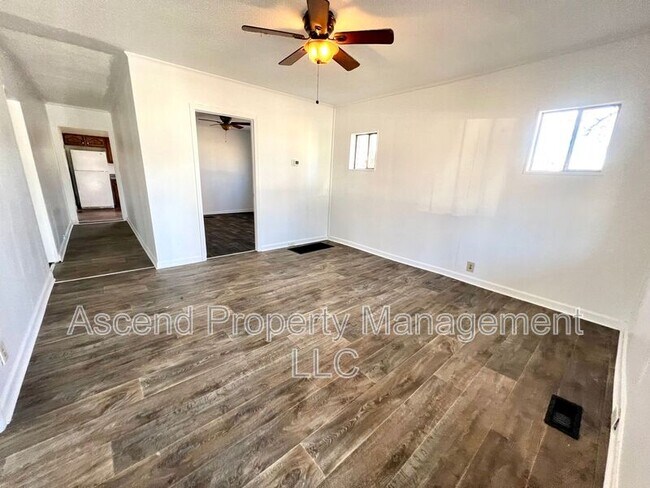 Photo - 1900 Wilson St