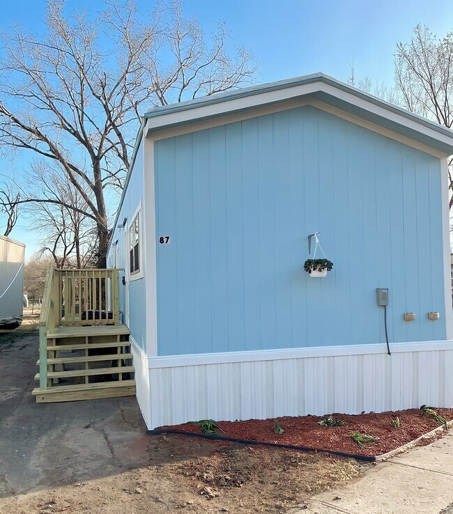 Photo - 110 N Michigan St