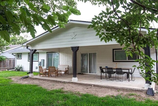 Photo - 9802 Kendal Dr