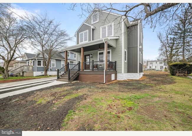Photo - 1833 W High St