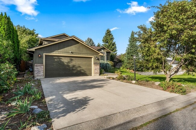 Photo - Beautifully done 3 bed 3 bath home in Greenacres/liberty lake area