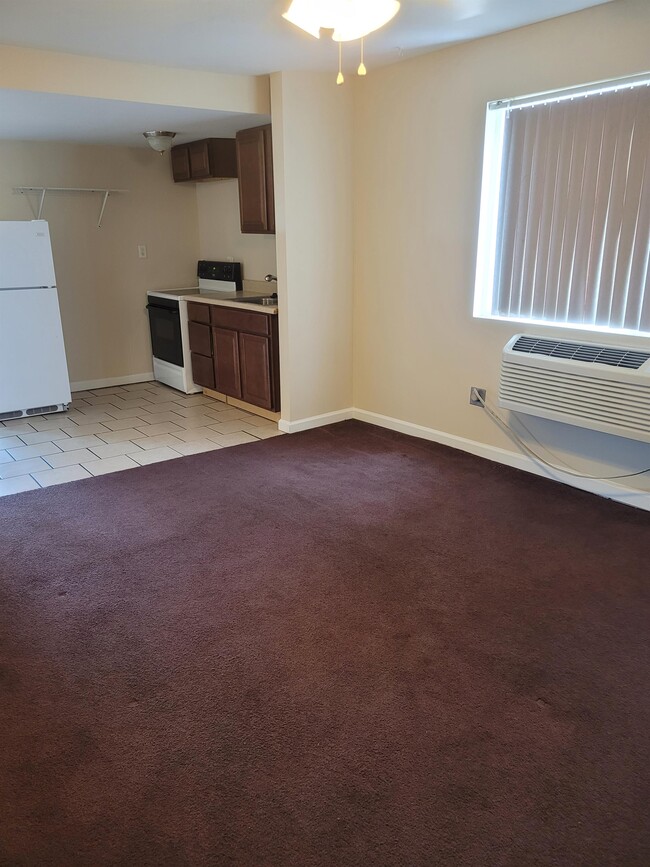 Photo - 709 S Poplar St House