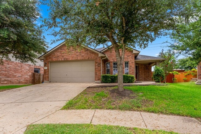 Building Photo - Gorgeous Three Bedroom in Stoneridge!
