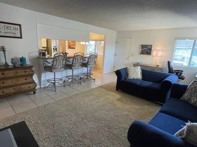 5908 Stockdale Hwy