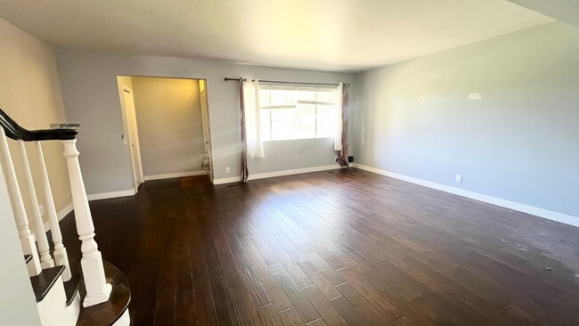 Photo - 3 Bedroom/3.5 Bathroom home in Murray