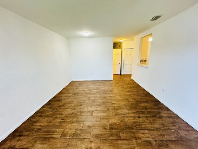 Photo - 1157 Golden Lakes Blvd