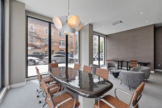 Business Room - 2605 Snyder Avenue