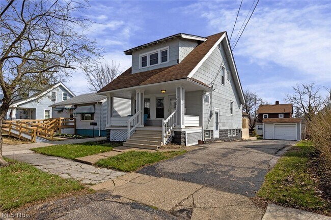 Photo - 3451 W 137th St