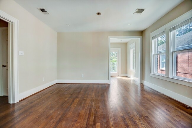 Photo - 2510 Kingston St