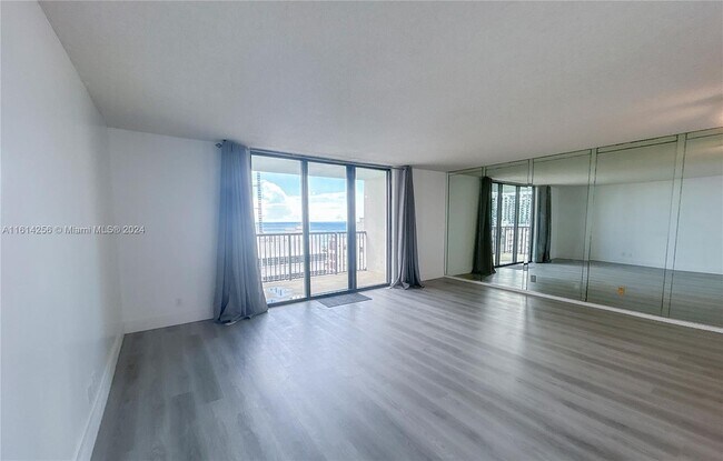 Photo - 1800 Collins Ave Unidad 14C
