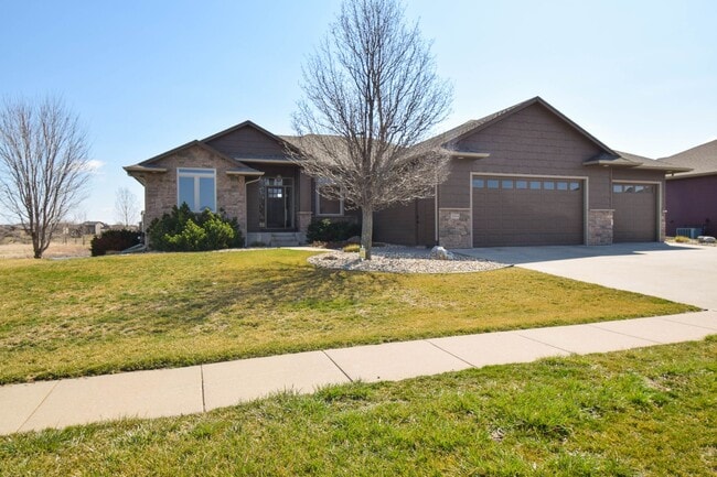 Photo - 2204 S Silverthorne Ave House