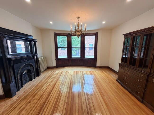 Building Photo - 153 Myrtle Ave Unit Apt 1