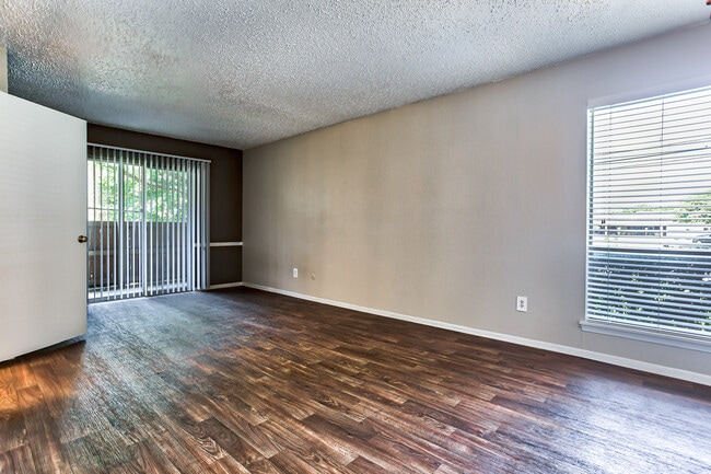 Photo - Bedford Creek Apartments