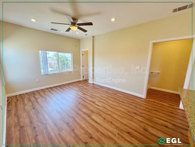 Photo - 4501 1/2 S Gramercy Pl