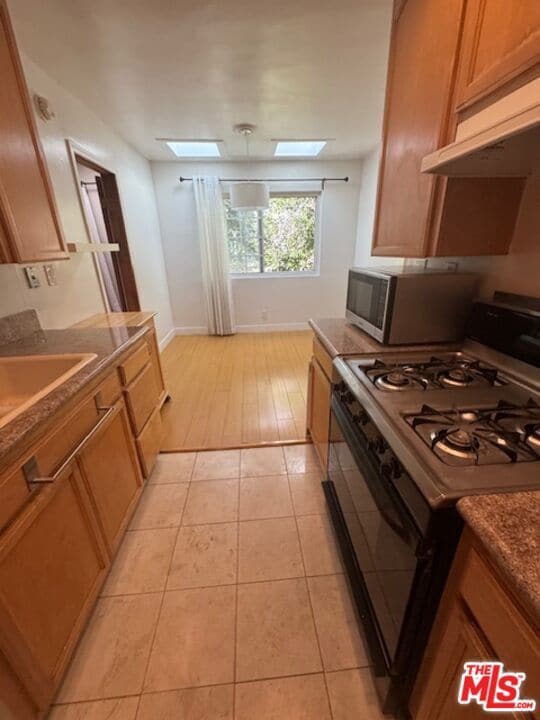 Photo - 12205 Gorham Ave Unidad 7