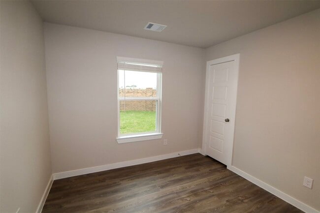 Photo - 5803 Aurora Ln