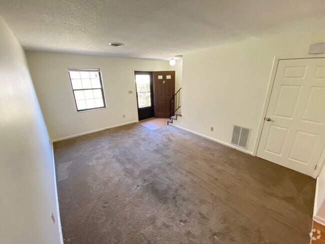 Building Photo - 215 Gum Hollow Rd Unit 2 Rental
