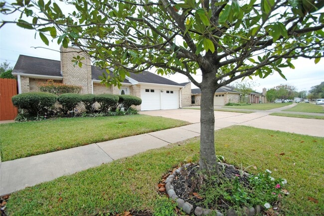 Photo - 16311 La Luna Dr