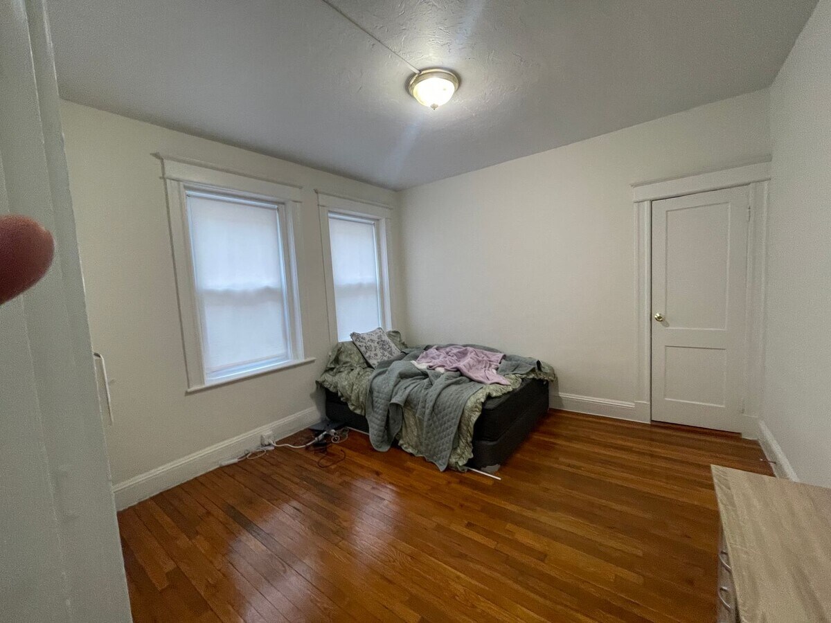 Photo - May 1 Awesome Studio with Huge bedroom and Separate Kitchen Close to T NO FEE