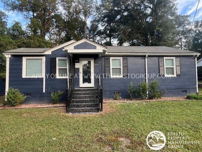 Building Photo - Renovated 3-Bedroom, 2-Bathroom Home with ...