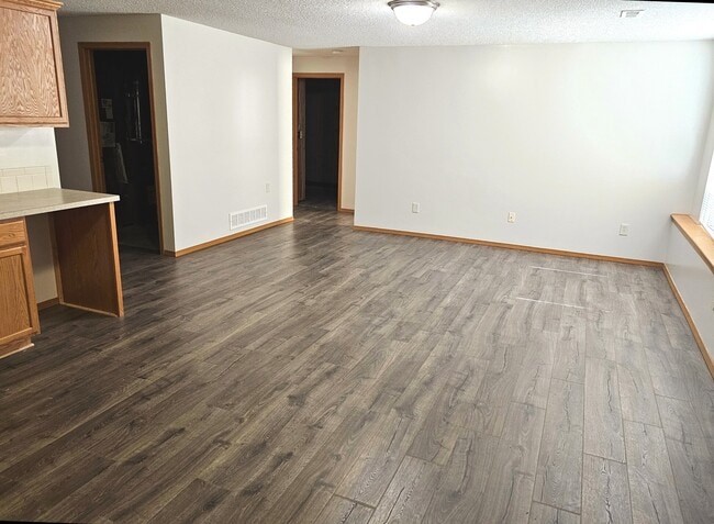 Photo - 406 Stone Dr