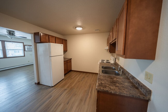 Building Photo - 3505 S West Ave Unit 8