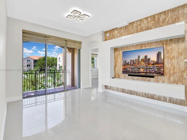 Building Photo - 6420 NW 114th Ave Unit 1325