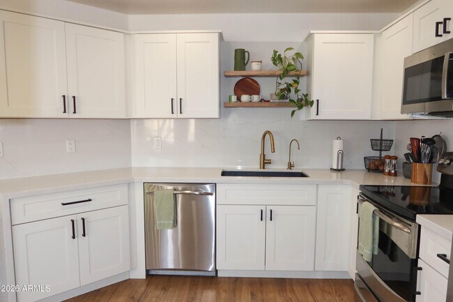 Photo - 3113 E Topeka Dr