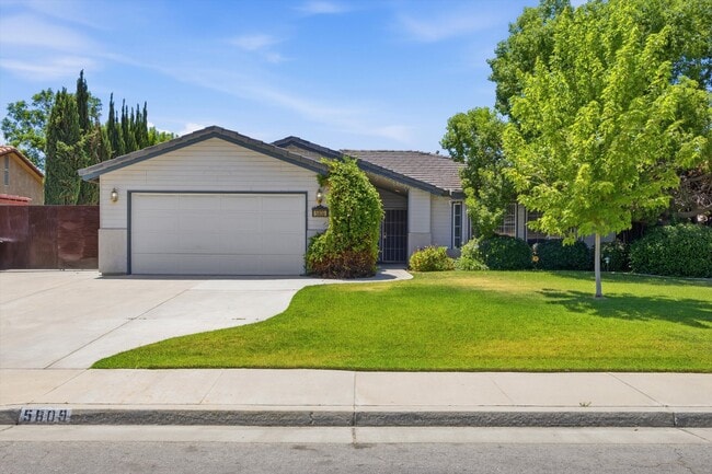 Photo - 5809 Roscomare St