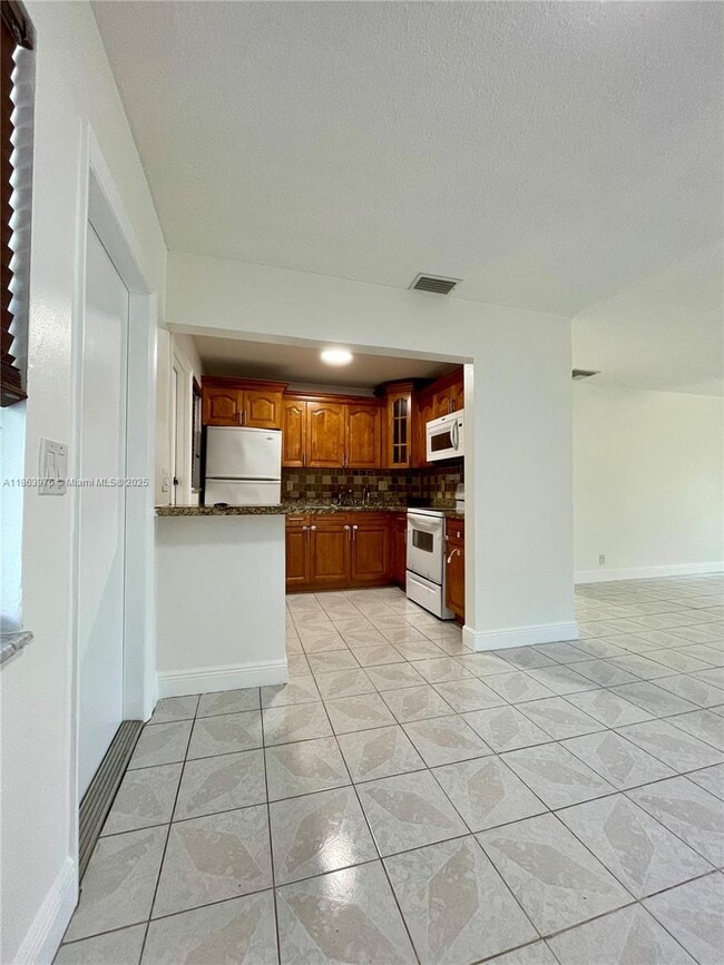 Photo - 700 Layne Blvd Unidad 309A