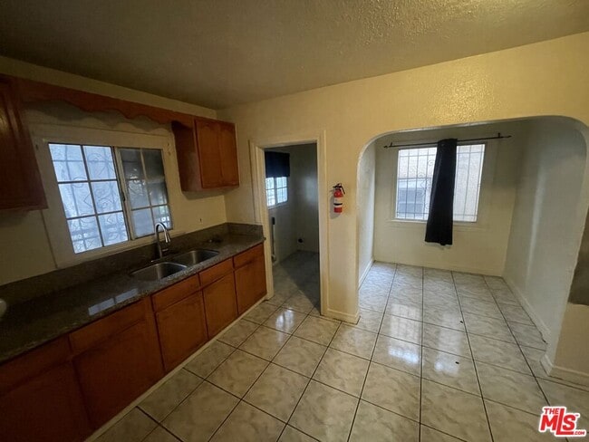 Photo - 6009 S Halldale Ave