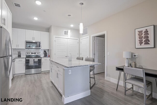 Photo - 3060 Southcreek Blvd Unit 7-211