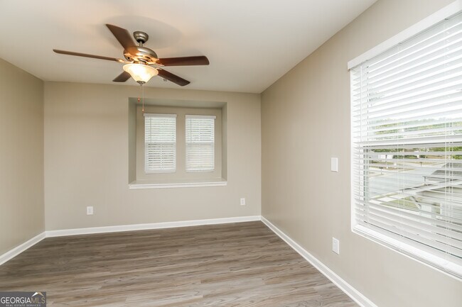 Photo - 2706 Alix Way