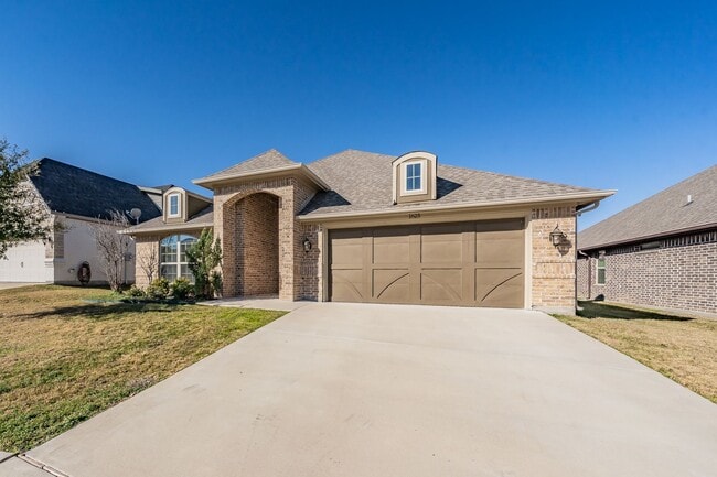 Photo - Single story 4 bedroom in Weatherford ISD with updates galore