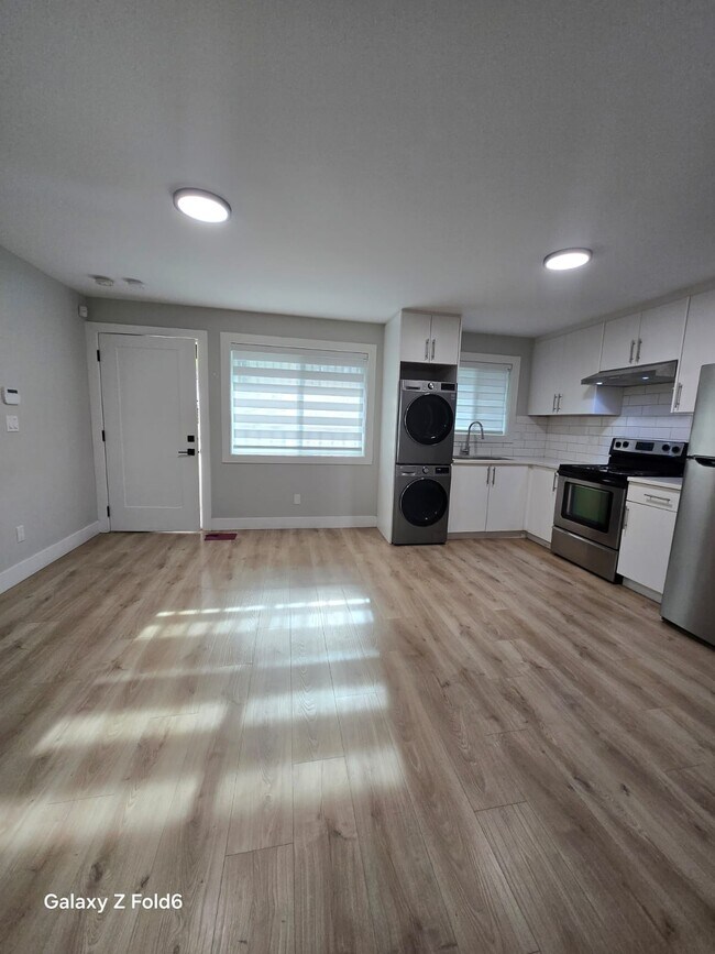 Photo - 19272-19271 71 Ave