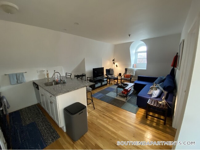 Photo - 168 Northampton St Unit 4